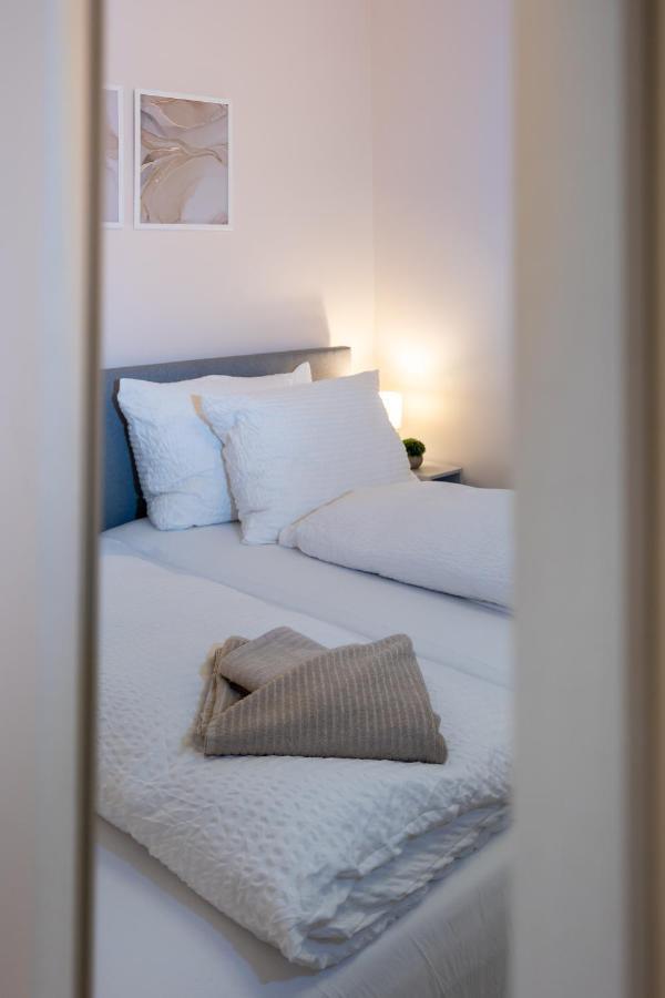 Charming Near Prater Apartment Wien